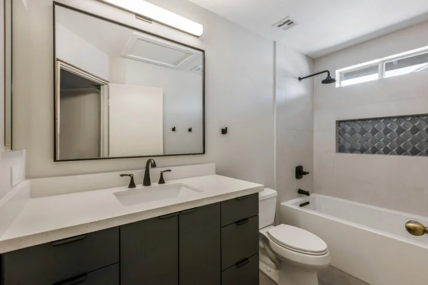 How to Choose Colors, Patterns and Textures for Your Shower Walls